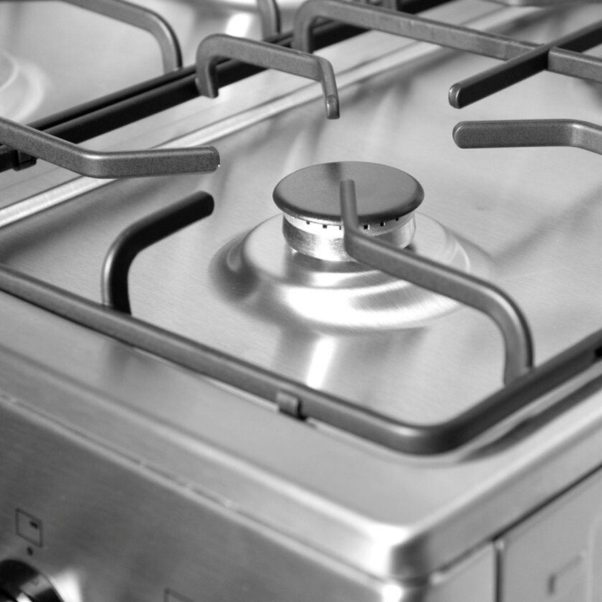 Wiggo WO-E605R(WX) – Vrijstaand gasfornuis – 60 cm – 4 kookzones – 56L elektrische oven – Wit Roestvrijstaal – Elektrische vonkontsteking & vlambeveiliging – Energieklasse A –